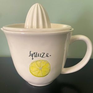 Rae Dunn Squeeze Lemon Juicer